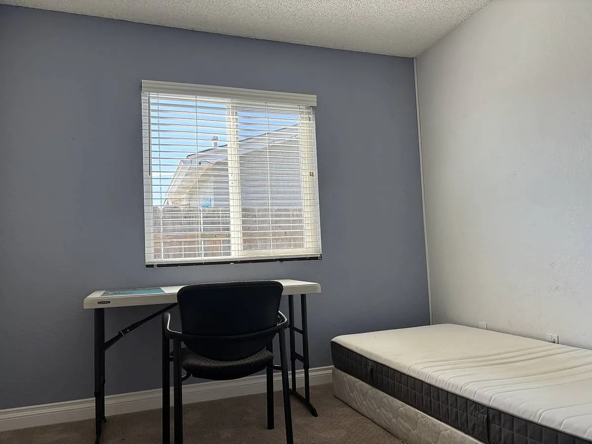 4 bed, 1672 sqft, $850 — Photo 3