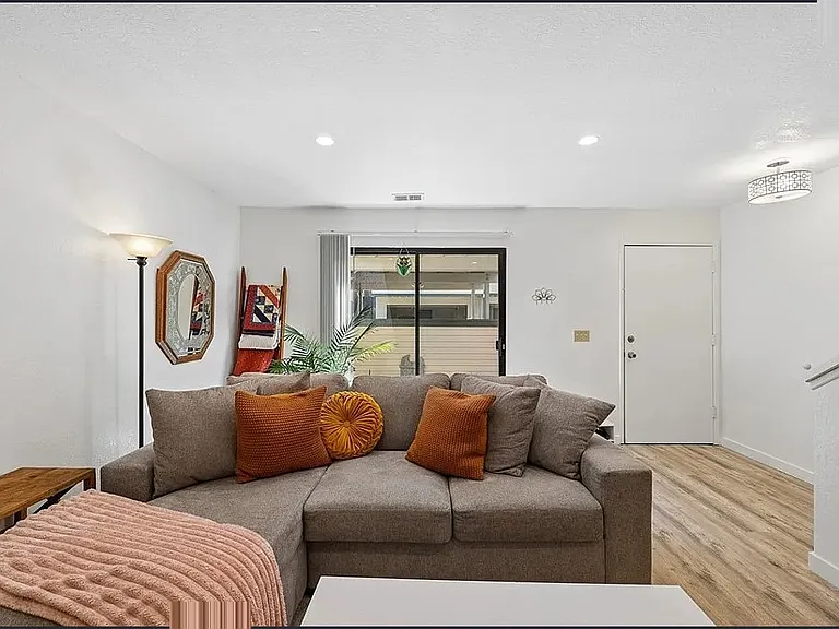 3335 Broad St — Photo 4