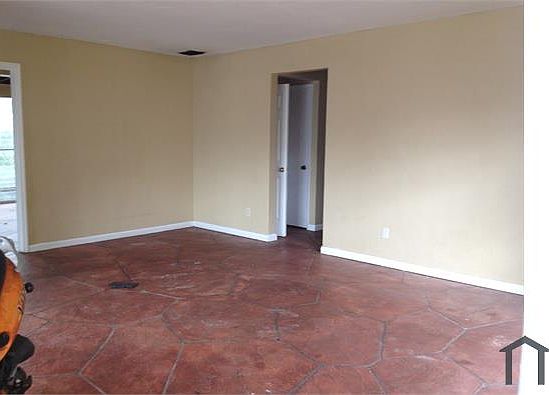 5th image of 1515 SW 9th St
