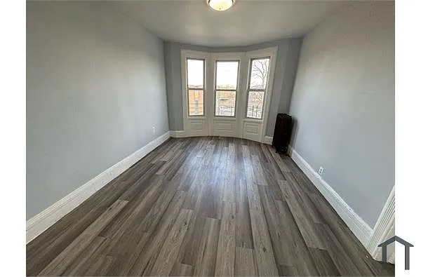 Building Photo - 207 Freeway Dr E #12