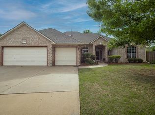 2408 Auburn Ct, Edmond, OK 73012