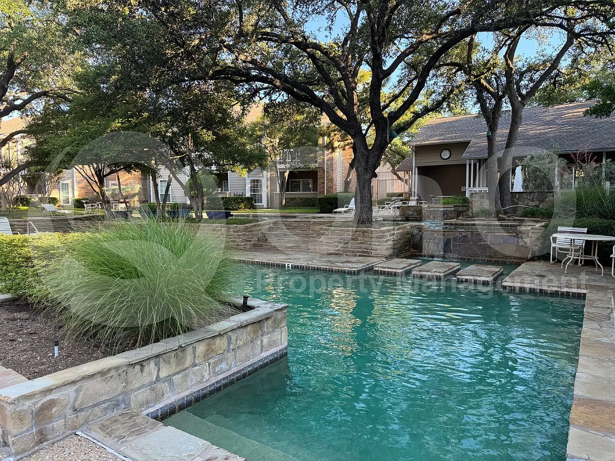 1 bed, 1.0 bath, 720 sqft, $1,250 — Photo 2