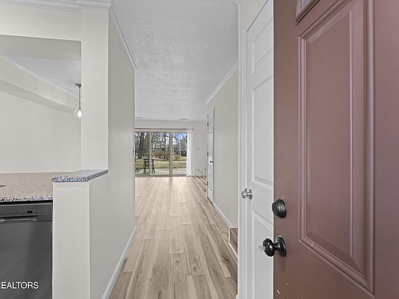 2nd image of 45 Wilshire Heights Dr