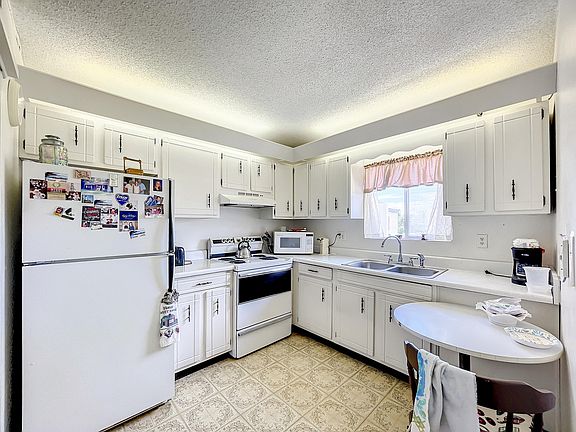 5th image of 1551 NE 13th Ter APT A16