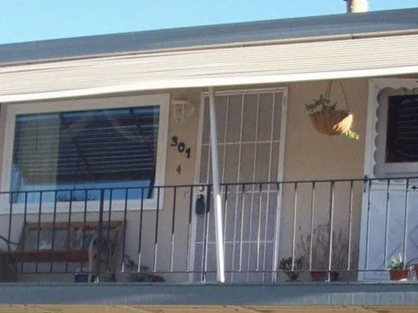 301 Harding Blvd APT 4, Roseville, CA 95678