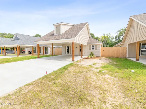 236 Camerons Cove Dr, Carencro, LA 70520