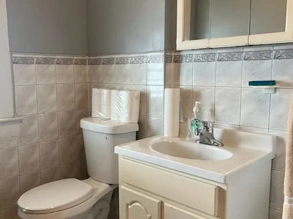 146 Lakewood Ave #1A, Jamaica, NY 11435