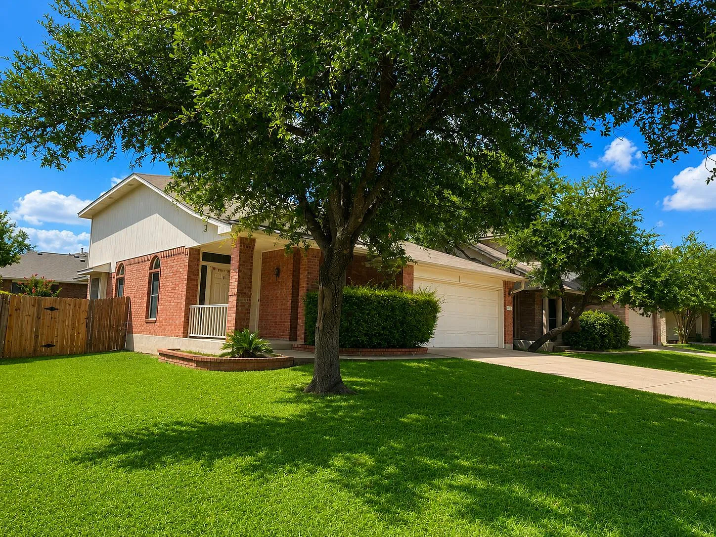 3 bed, 2.5 bath, 1788 sqft, $2,050 — Photo 2