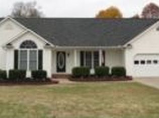 305 Trantham Ct, Inman, SC 29349