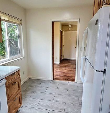 2nd image of 2400 Capitola Rd #B