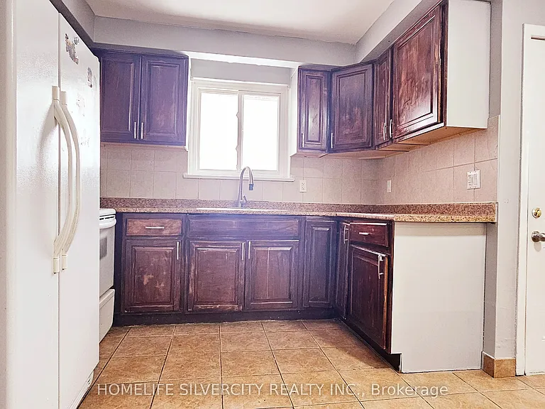 31 Windermere Ct #UPPER — Photo 10