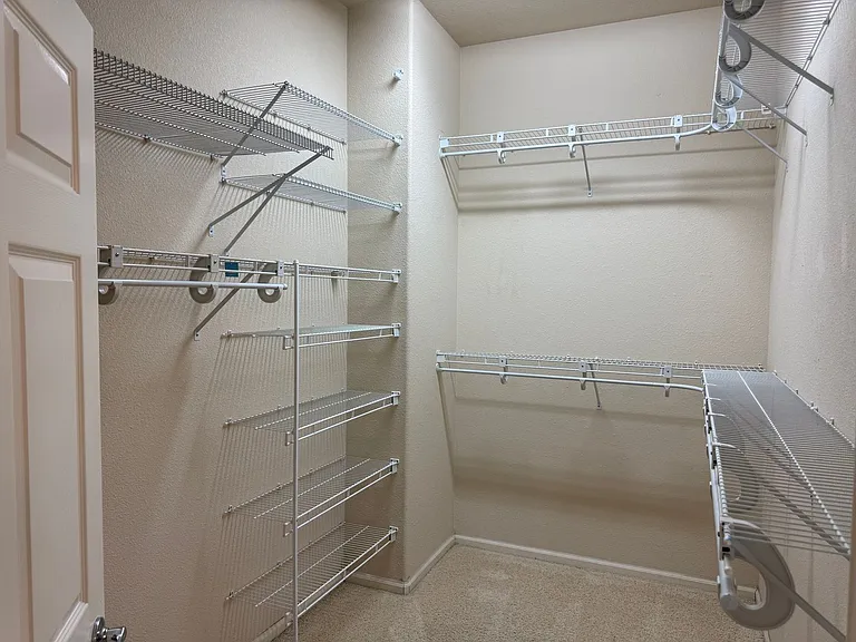 1587 Regent Dr — Photo 38