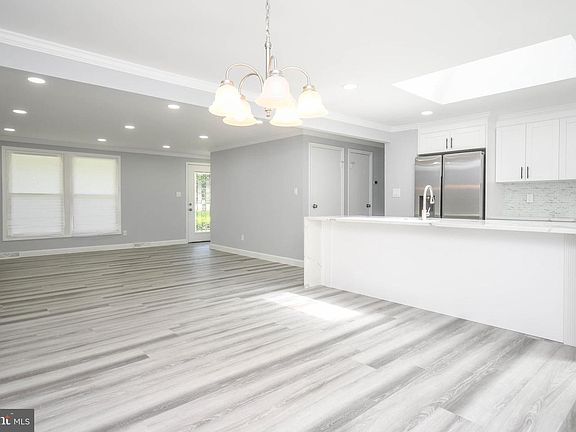4th image of 5369 Hesperus Dr
