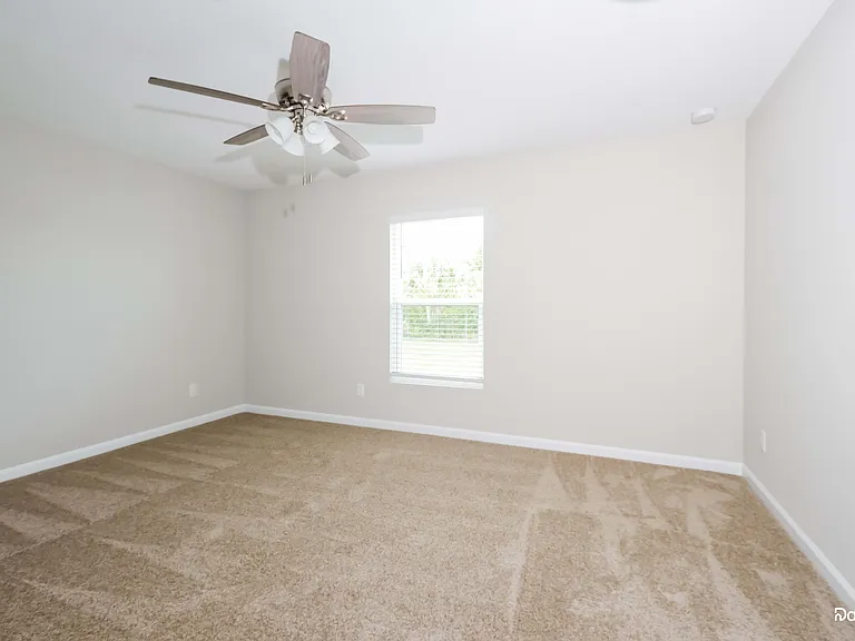 1037 SW Sudder Ave — Photo 11