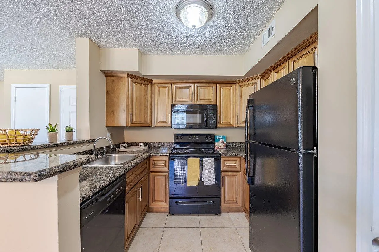 Royal St. George at the Villages Apartment Homes — Photo 4