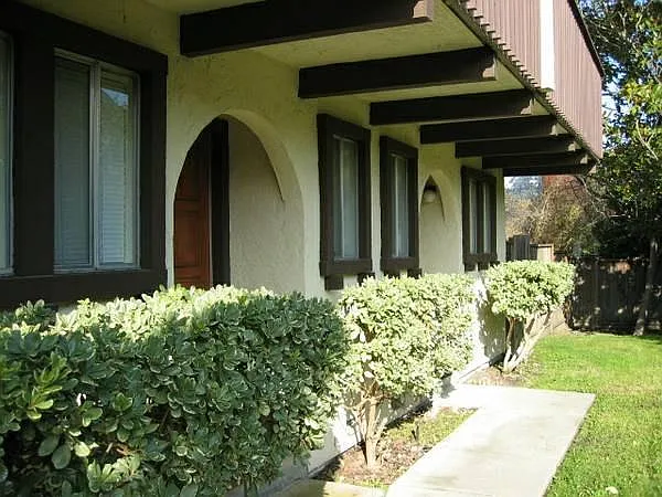 1046 Wright Ave #K — Photo 5