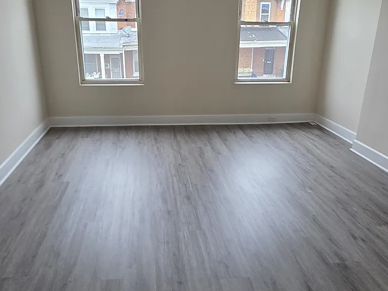 2243 W Fayette St — Photo 8