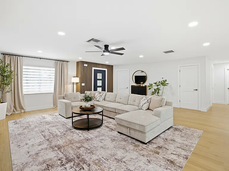 1530 Mackintosh Blvd — Photo 8