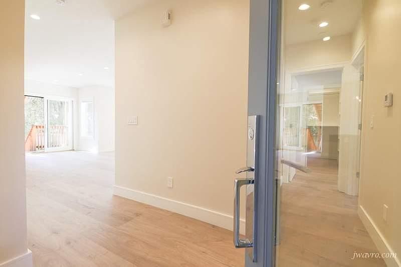 1st image of 125 Ashbury St #125