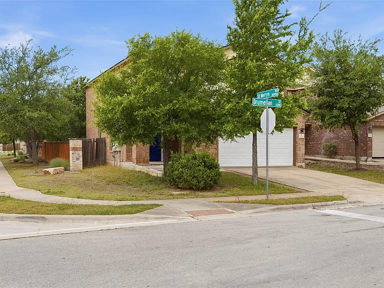 11200 Drumellan St — Photo 5