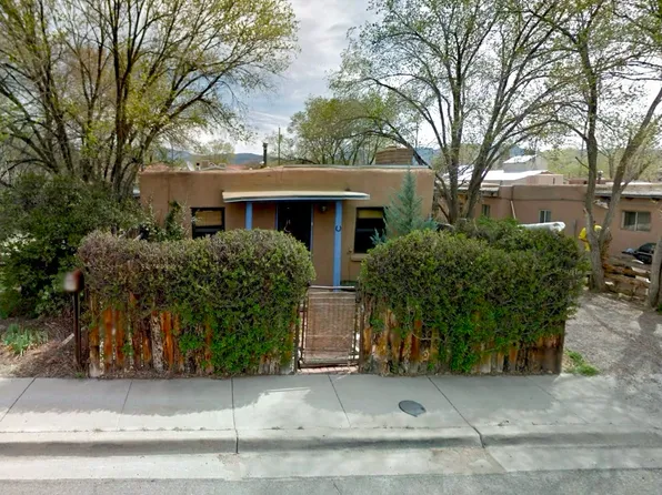 121 Huddleson St, Santa Fe, NM 87501