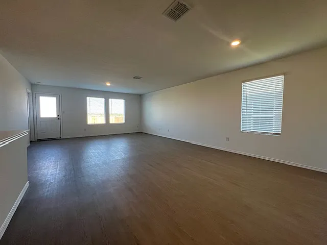 531 Paris St — Photo 7
