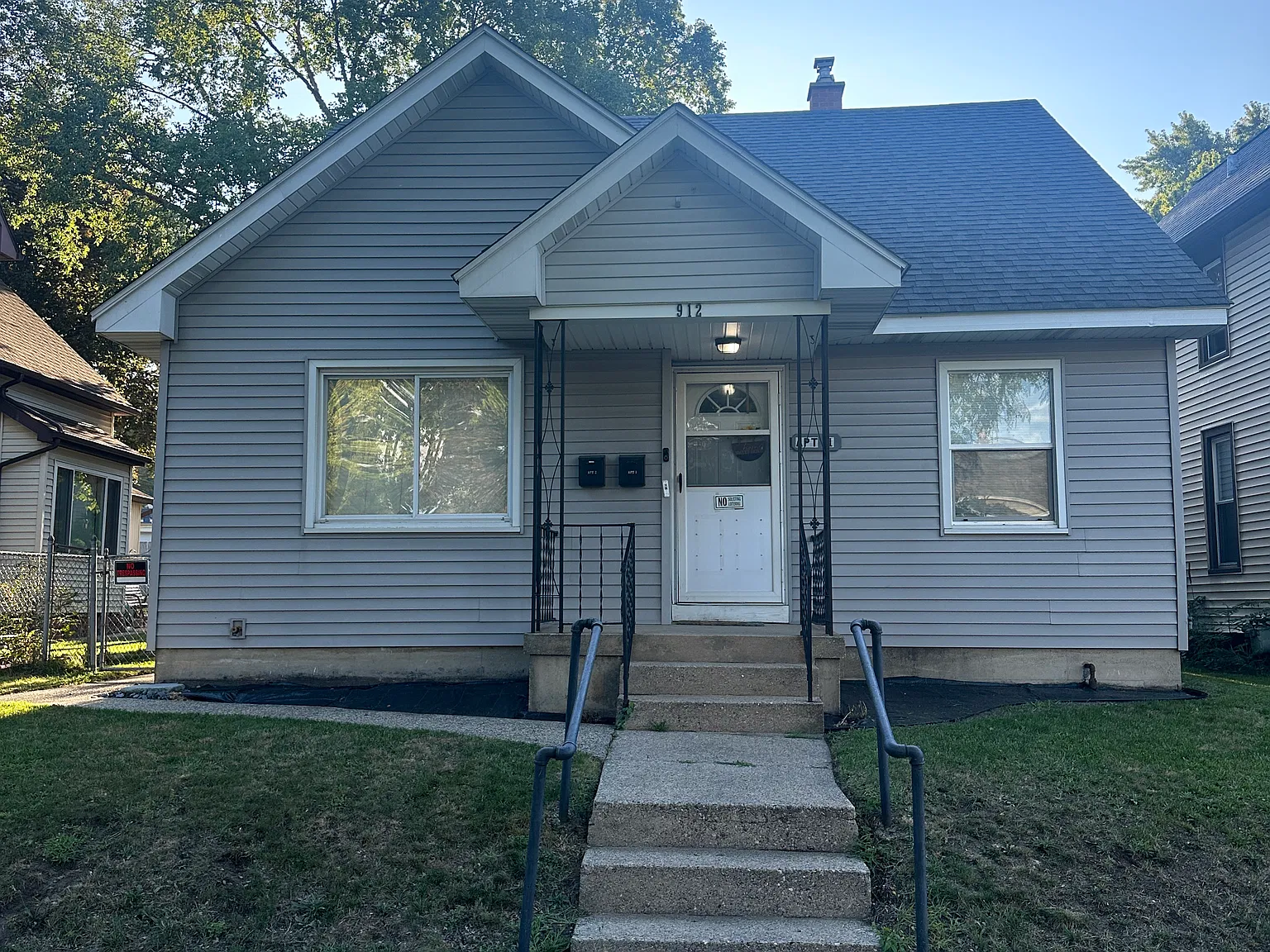 2 bed, $1,225 — Photo 2