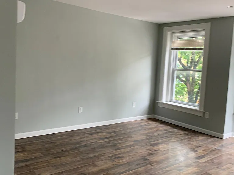 556 Main St #1 — Photo 3