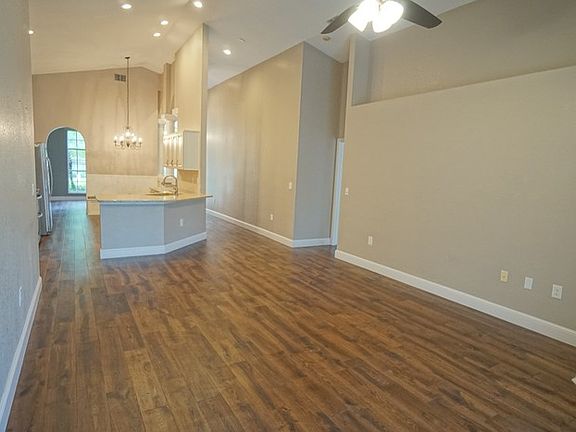 4th image of 16612 Meadow Grove St