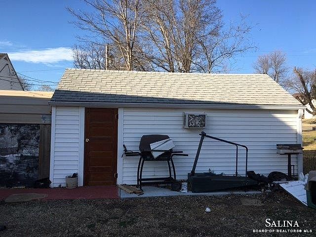 2nd image of 623 N 3rd St
