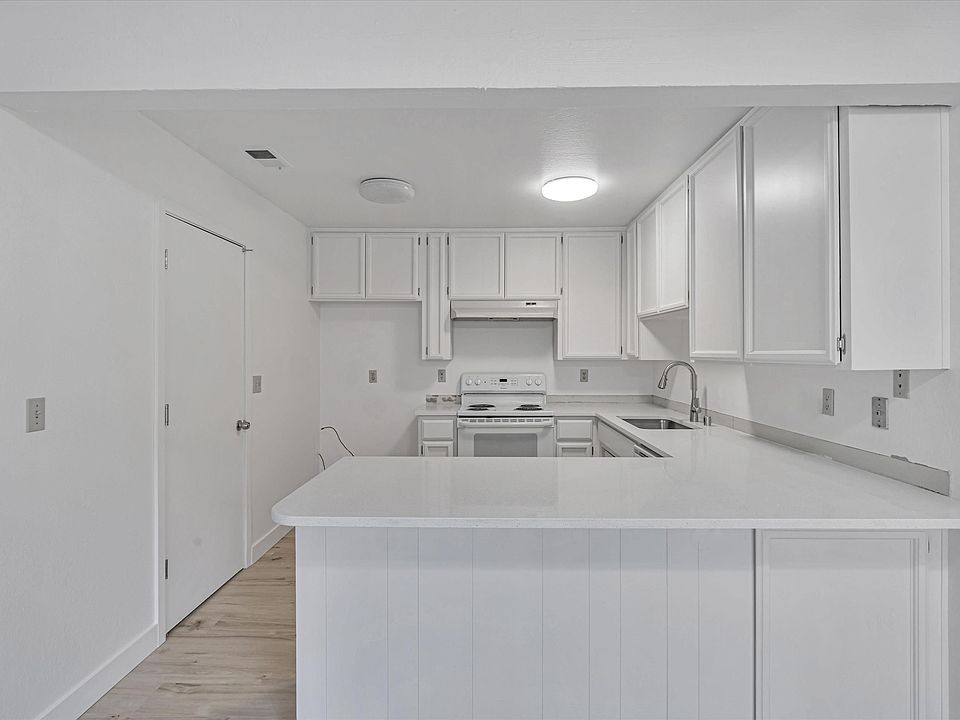 1st image of 1734 Kent St APT B