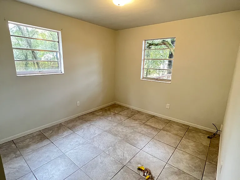 1307 Belair Rd — Photo 14