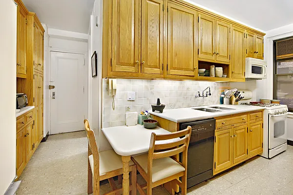 Sold by Town Residential | media 25