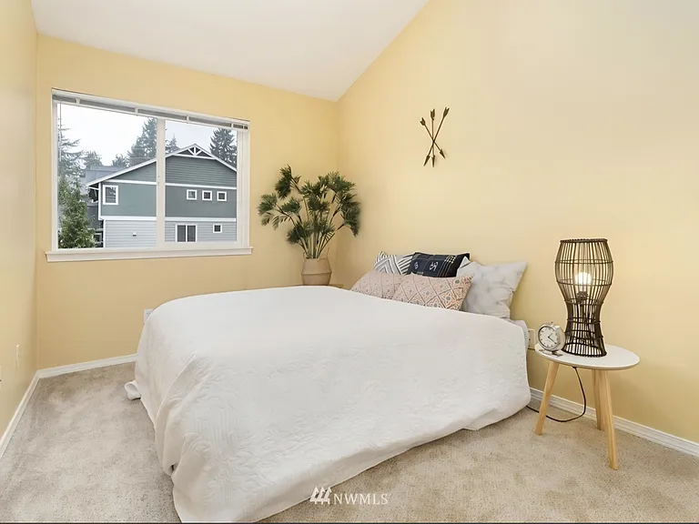 68th Ave NE — Photo 22