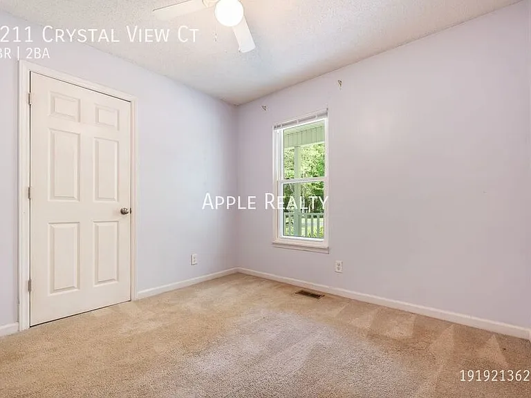 1211 Crystal View Ct — Photo 12