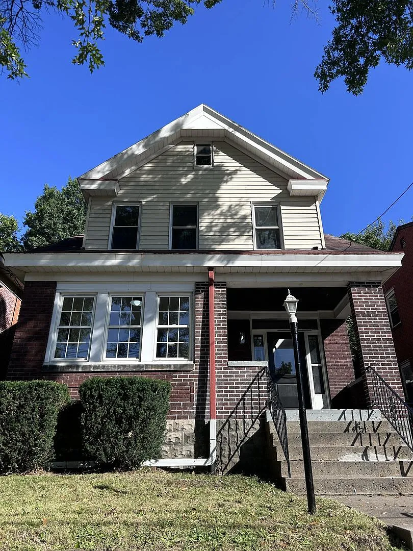 Available Now! Newly Renovated 4 Bedroom 2 Bath Home in Marshall Shadeland — Photo 1