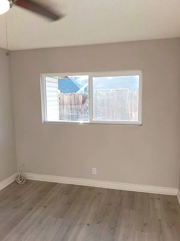 3 bed, 2.0 bath, 1044 sqft, $2,300 — Photo 4