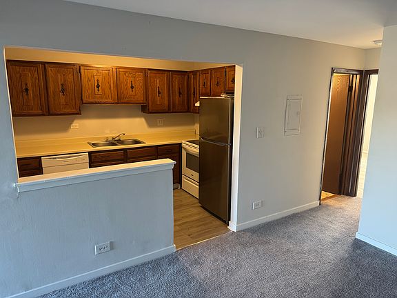 3rd image of 4253 Jennifer Ln Unit 1A