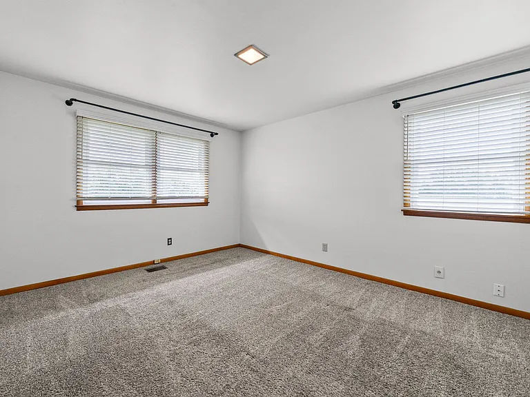 3561 Pickering Rd — Photo 18