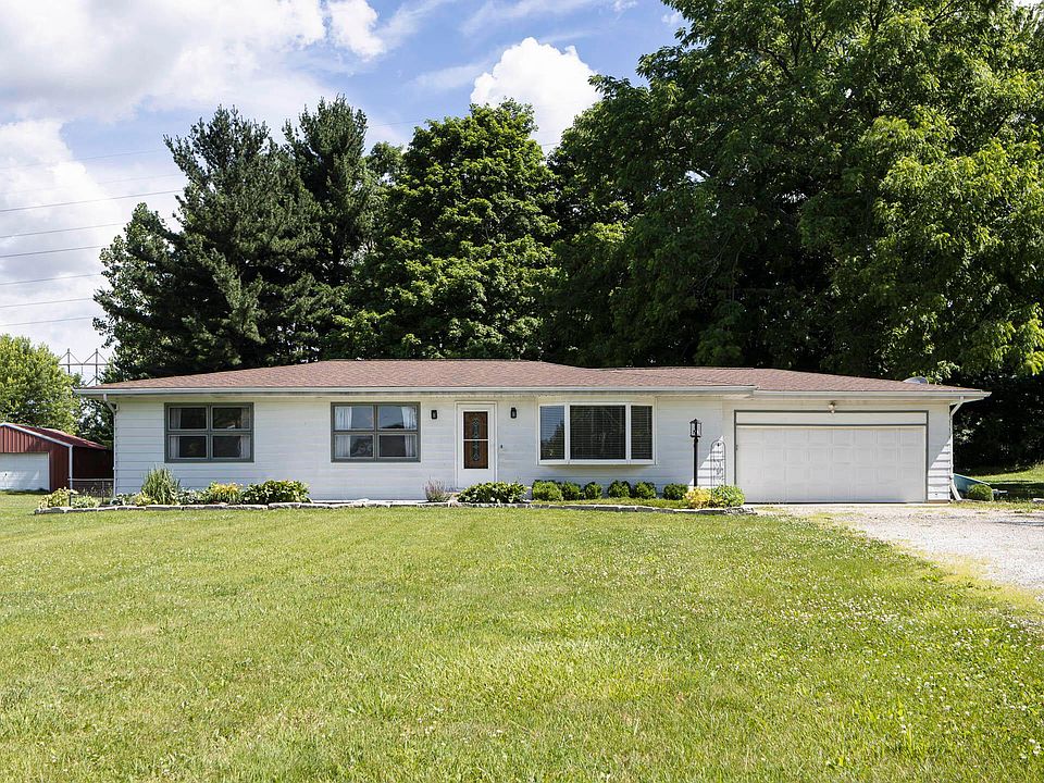 1st image of 72 Lake Dr SW