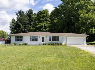 72 Lake Dr SW, Pataskala, OH 43062