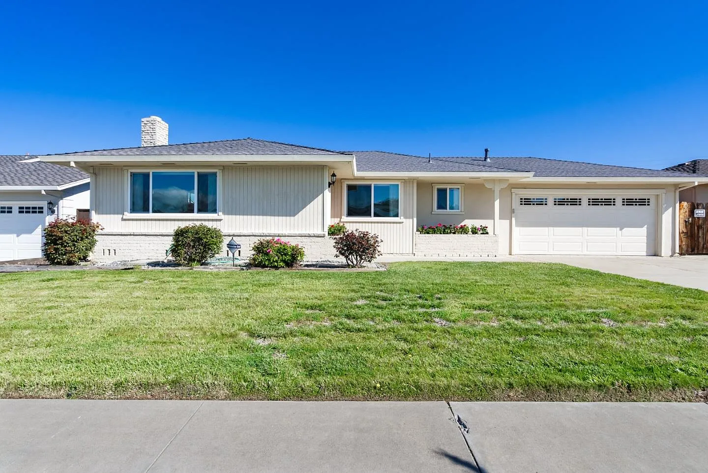 1250 Gloria Dr photo 1