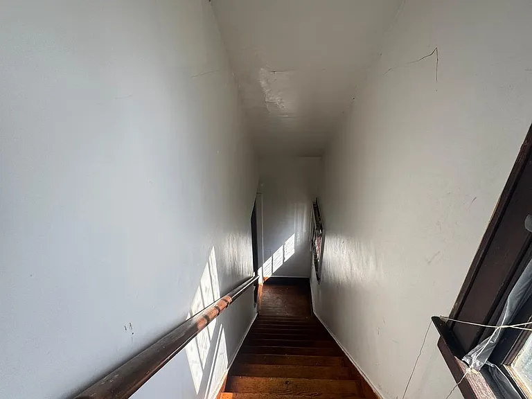 614 E Marengo Ave — Photo 10