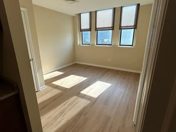 2 W Broad St #11, Bethlehem, PA 18018