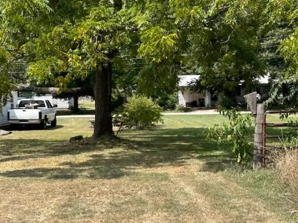 312 Huenefeld St, Lincoln, AR 72744