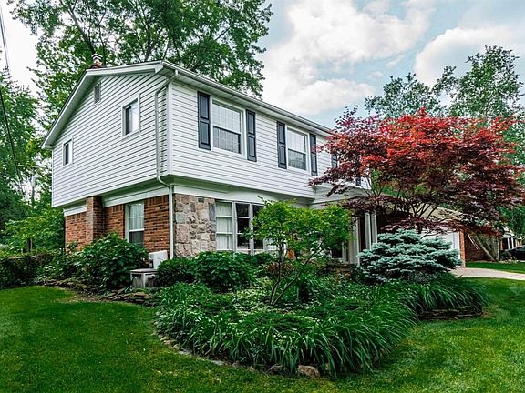 4th image of 3205 Farmbrook Ct