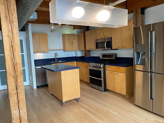 4th image of 650 Delancey St APT 223