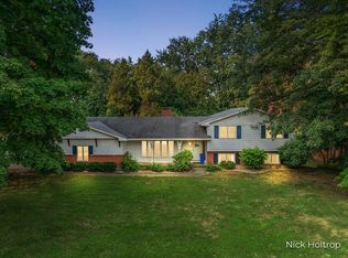 1974 Greenwoods Dr, Jenison, MI 49428