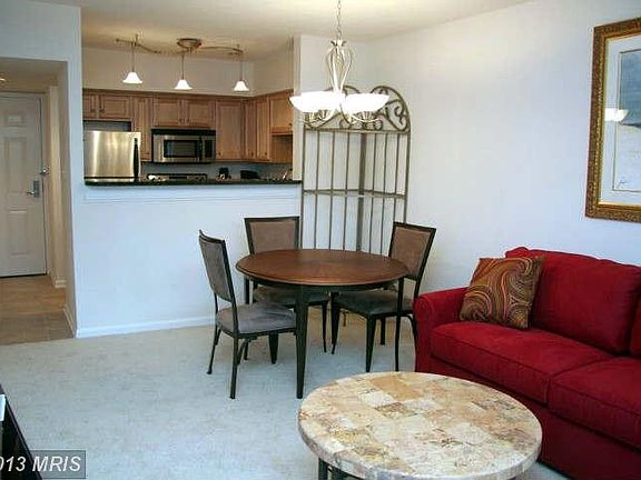 4th image of 1001 N Randolph St APT 912