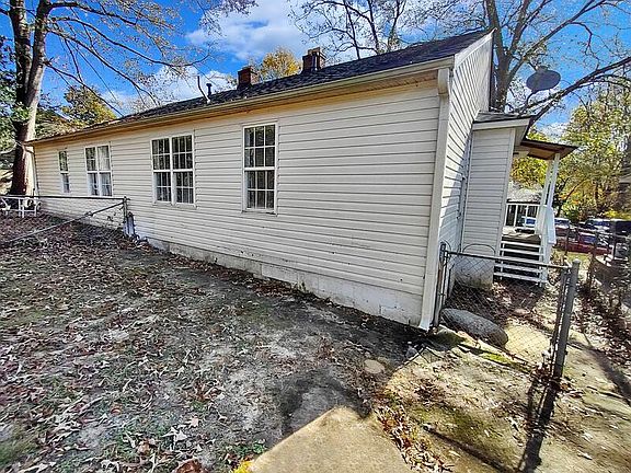 3rd image of 463 Ramona St NE